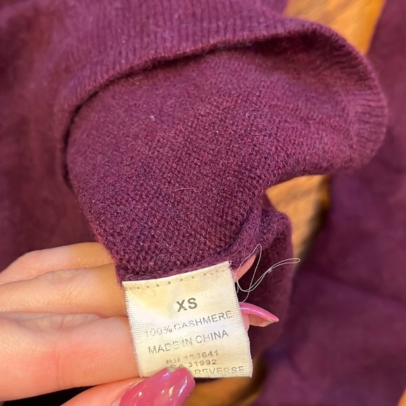 Malika Cashmere Woman’s Maroon Cashmere Turtleneck Size XS - Picture 4 of 5